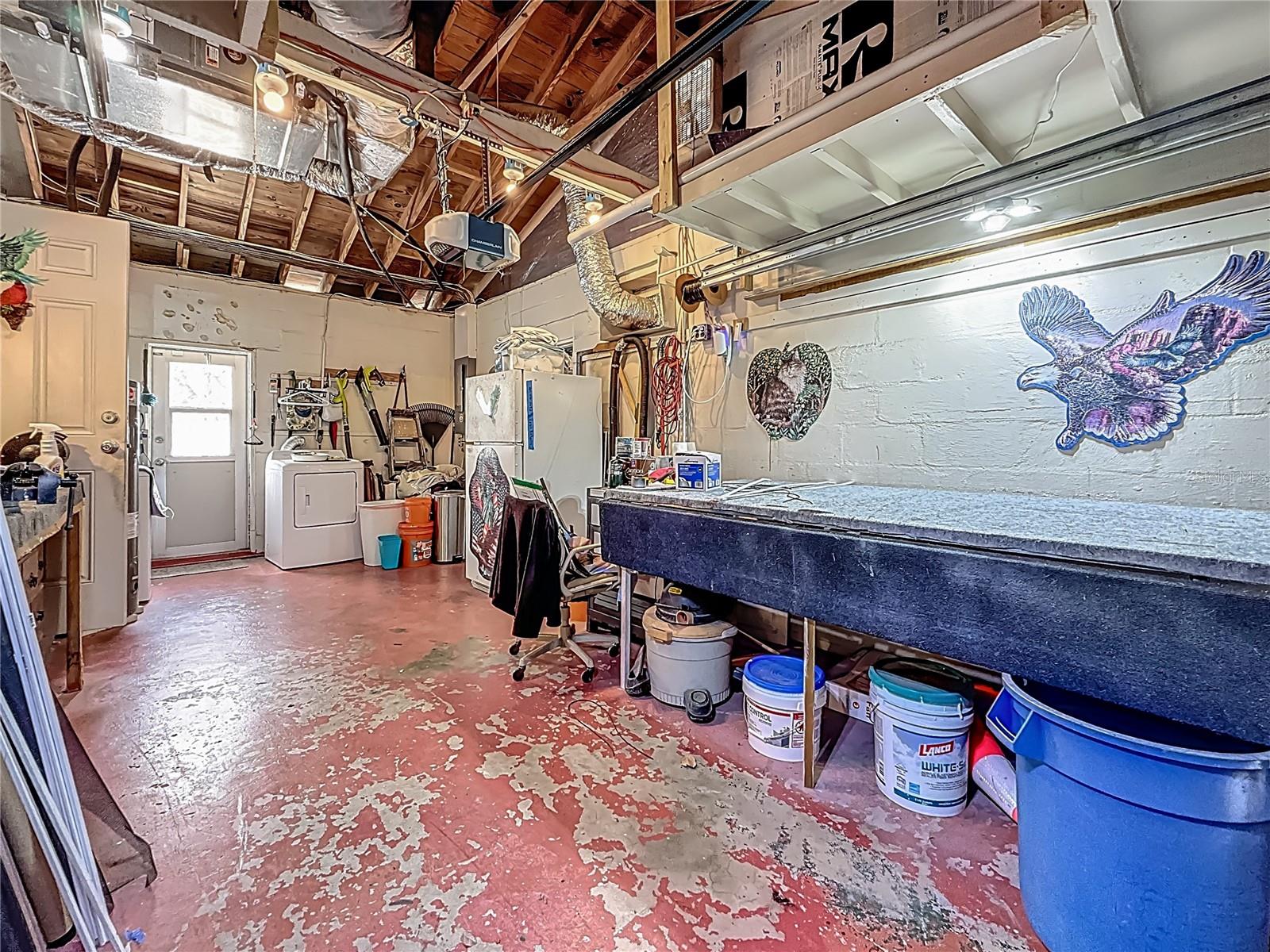 25'X13' Garage, Work Bench, Lots Of Storage Above