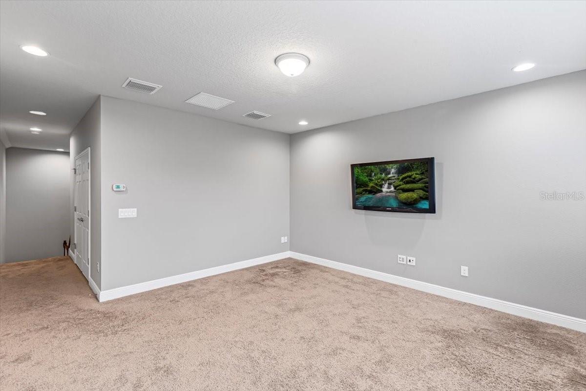 BONUS LOFT