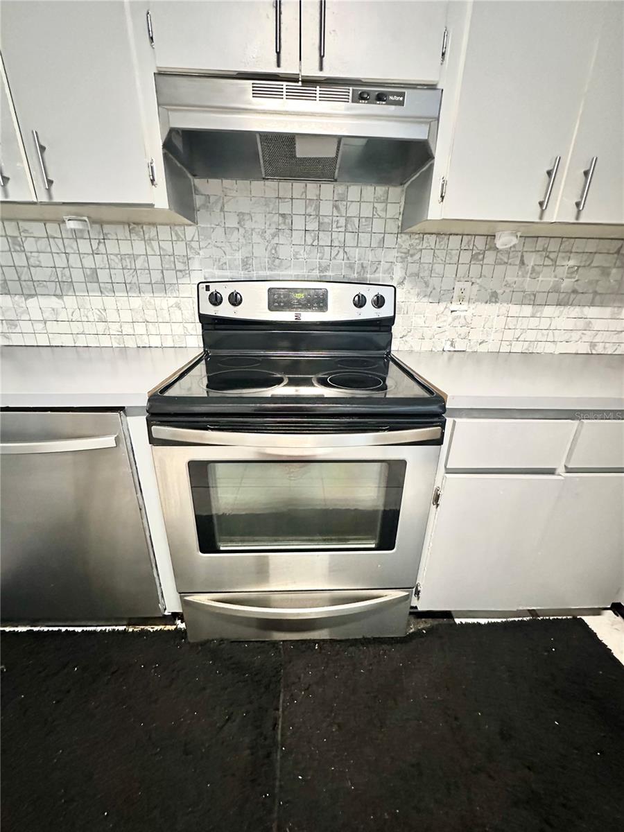 TB8390667