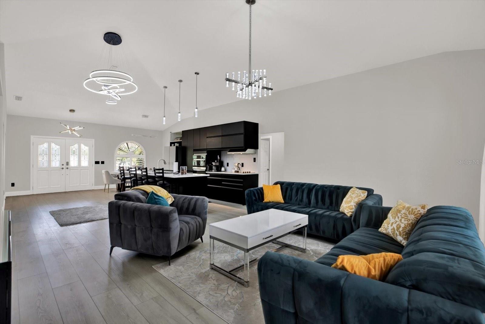 So Much Space to Place With AND 10-foot ceilings!