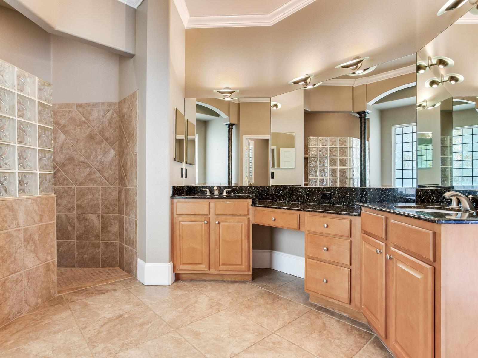 Dual Vanity w/ Makeup Station