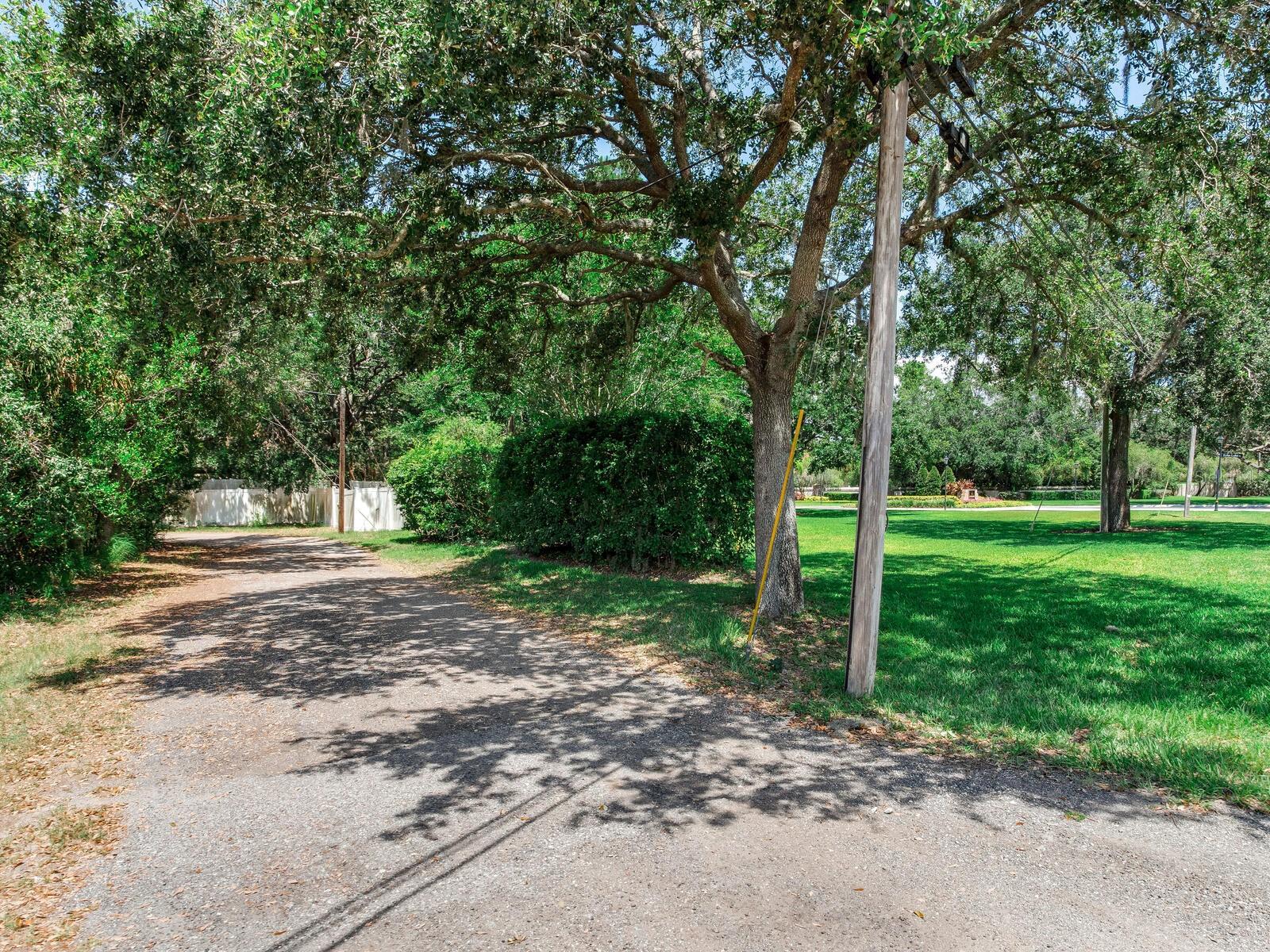 Right of Way Entrance From Boy Scout Rd