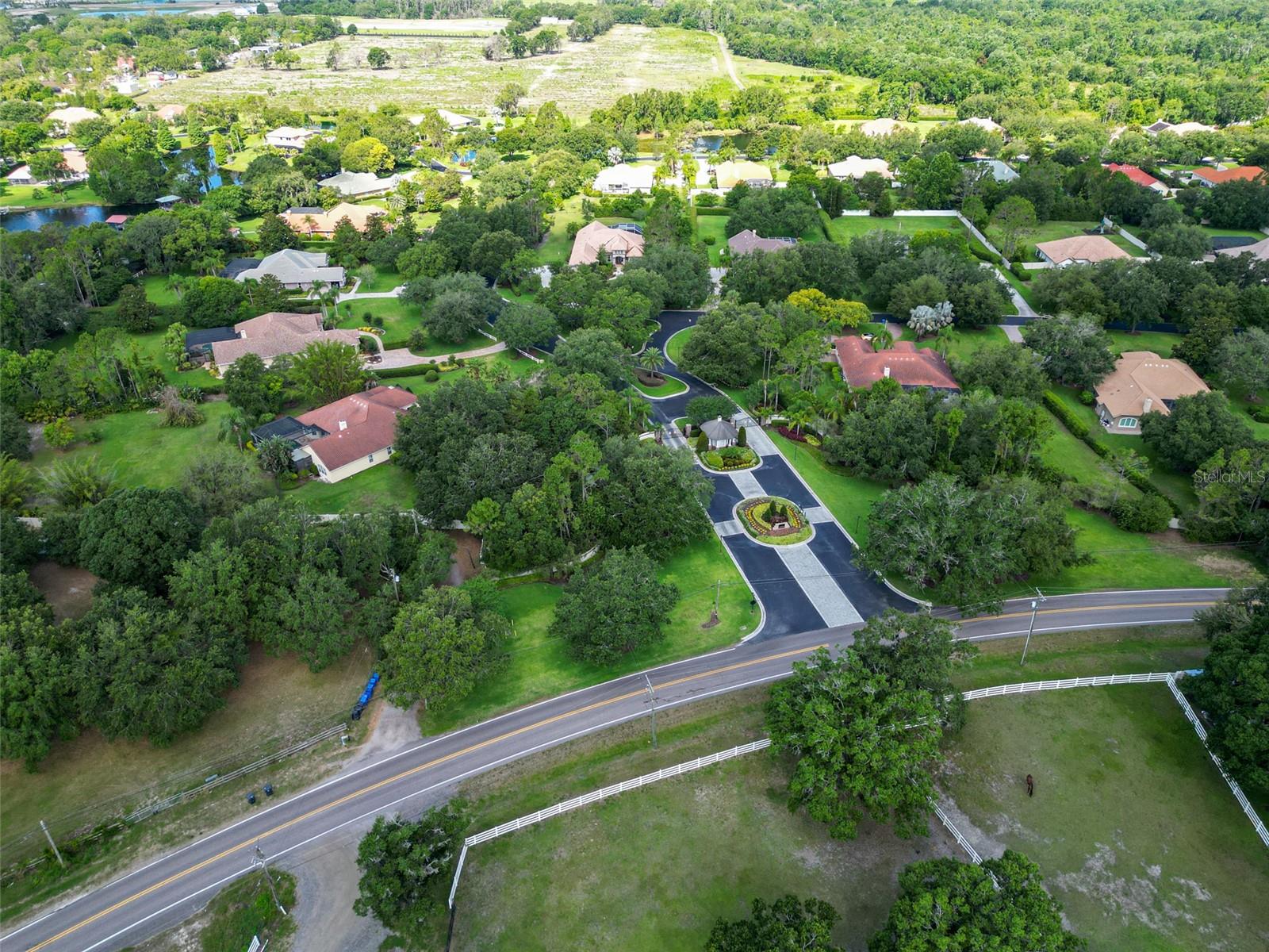 Right-of-Way Back Entrance / Community Entrance