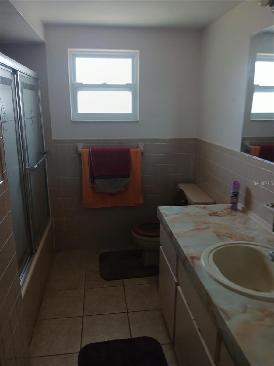 2ND BATHROOM