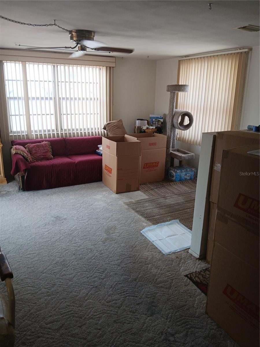 DINING/FAMILY ROOM