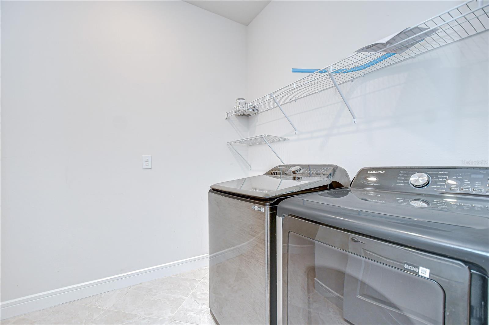 Spacious laundry room!