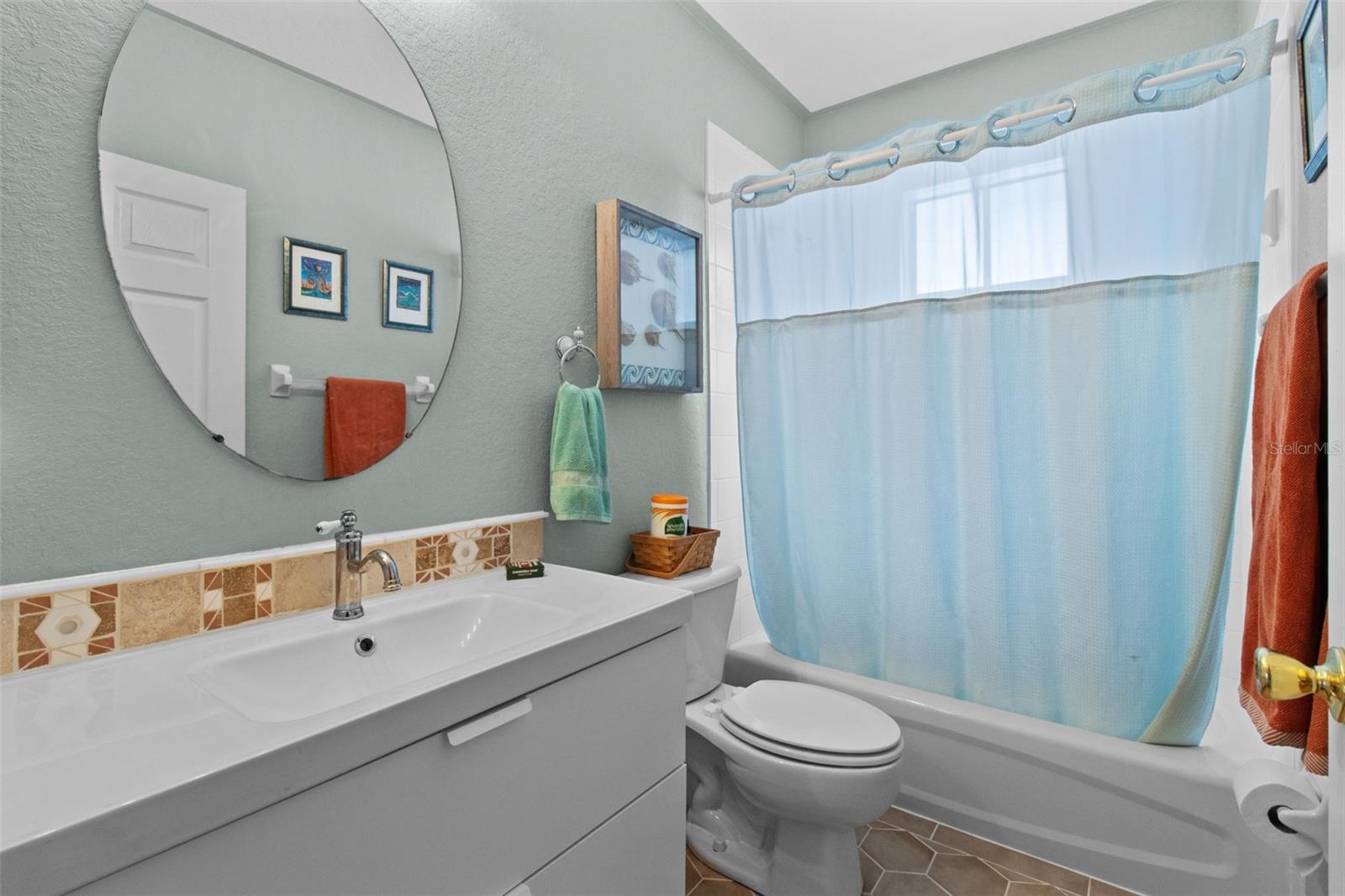2nd bathroom