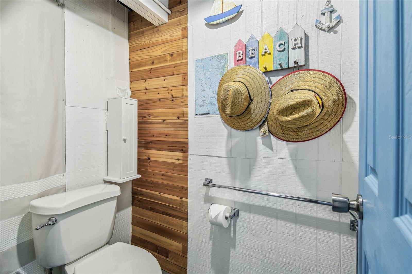 Downstairs Cabana bath