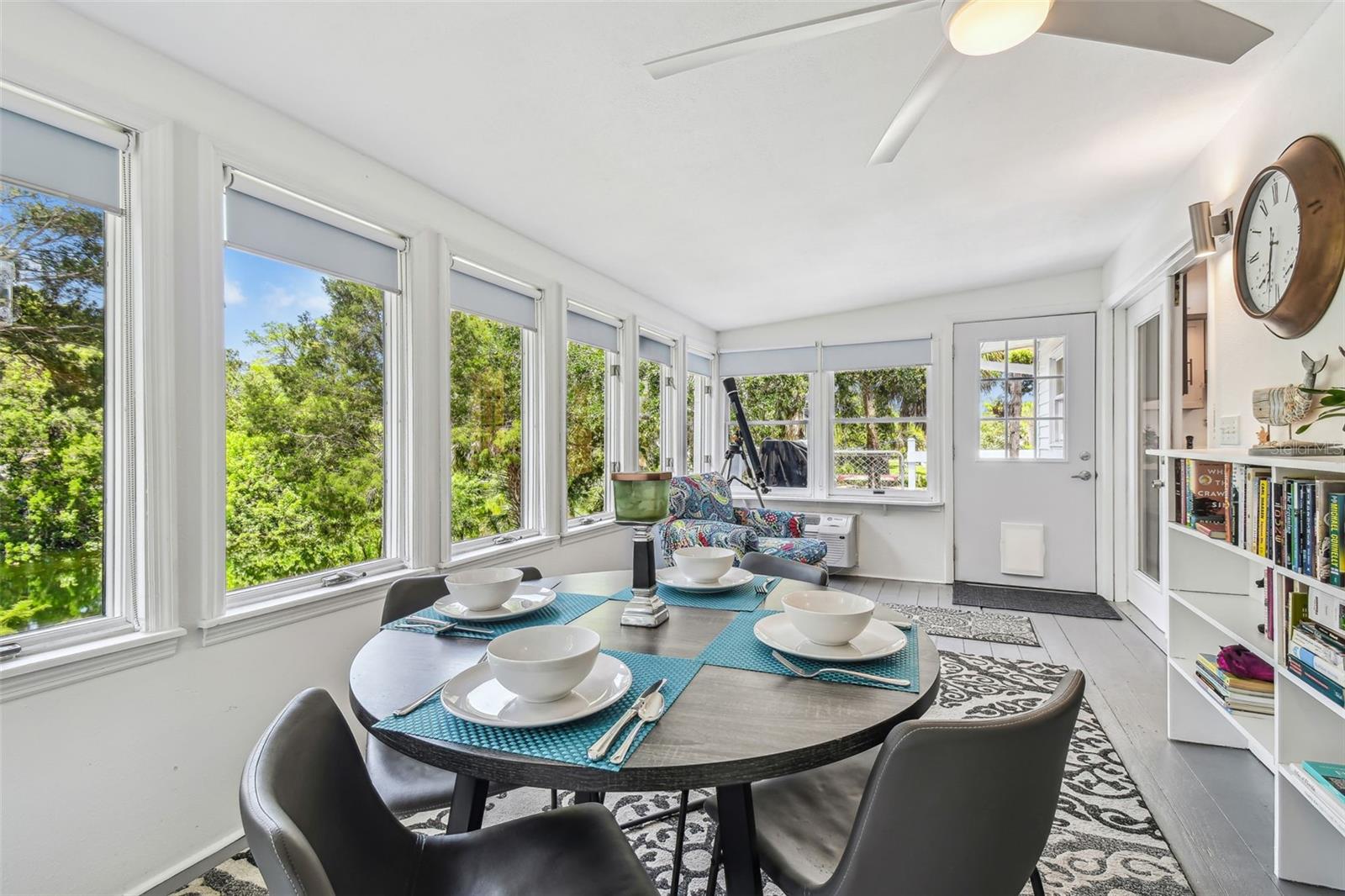 Enjoy Breakfast or your morning Coffee here