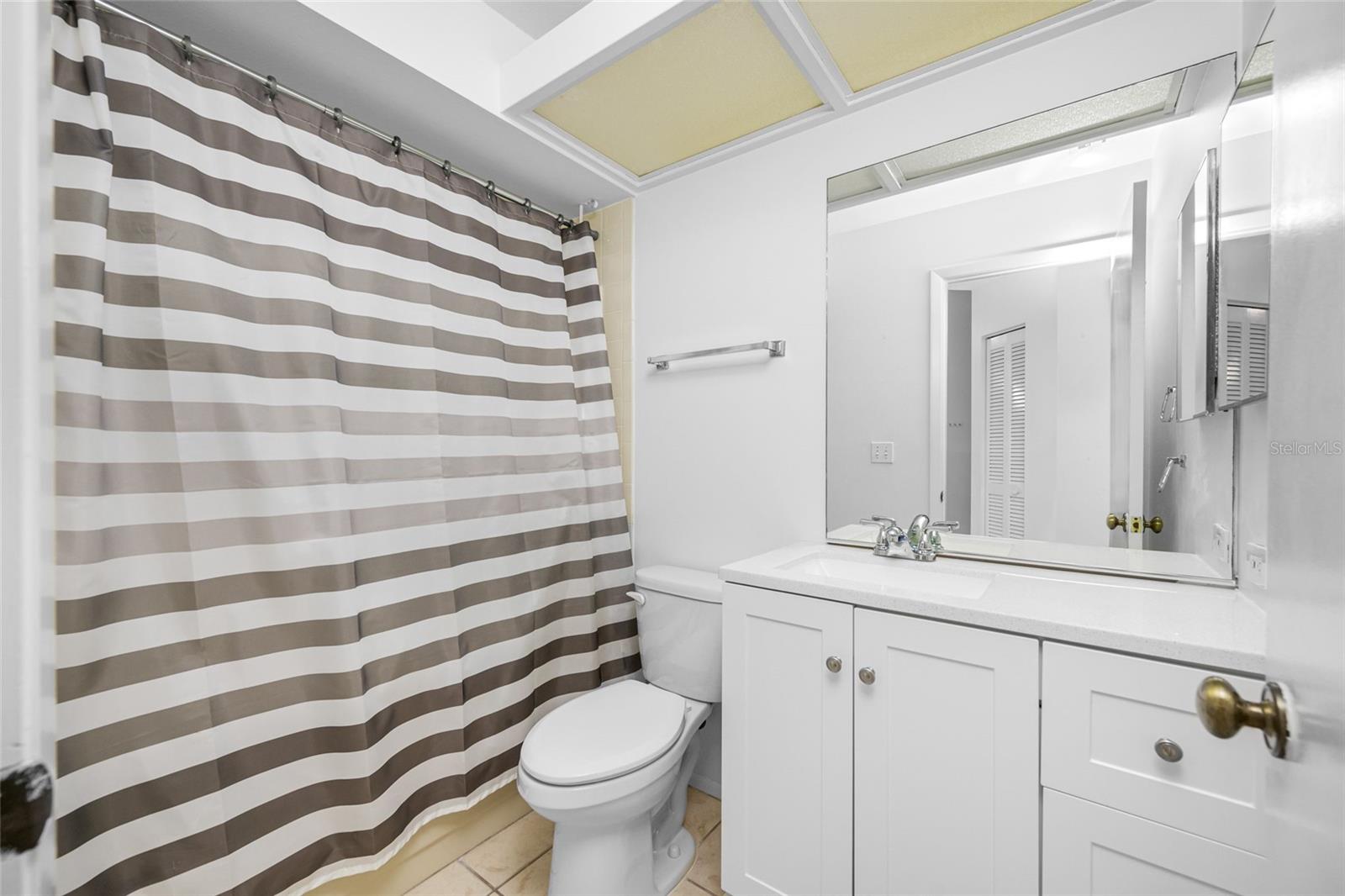 2nd / Guest Bathroom