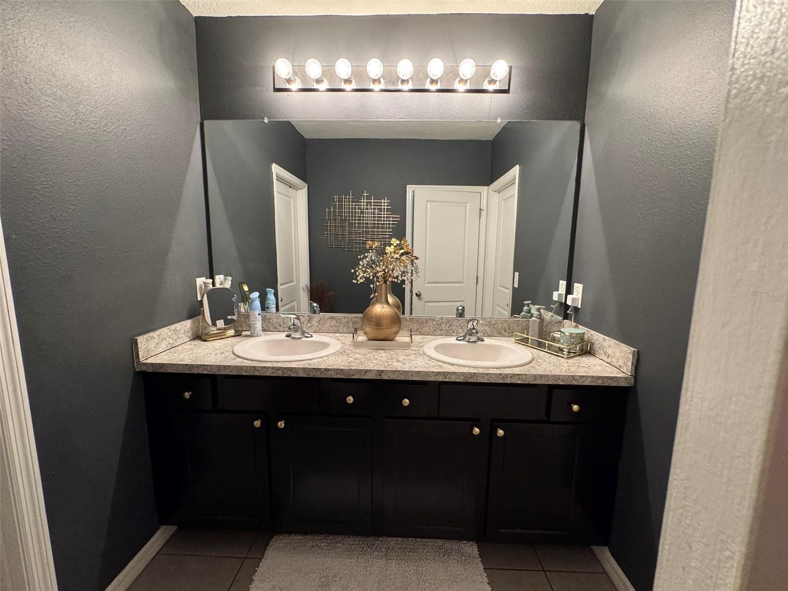 primary bath, en suite