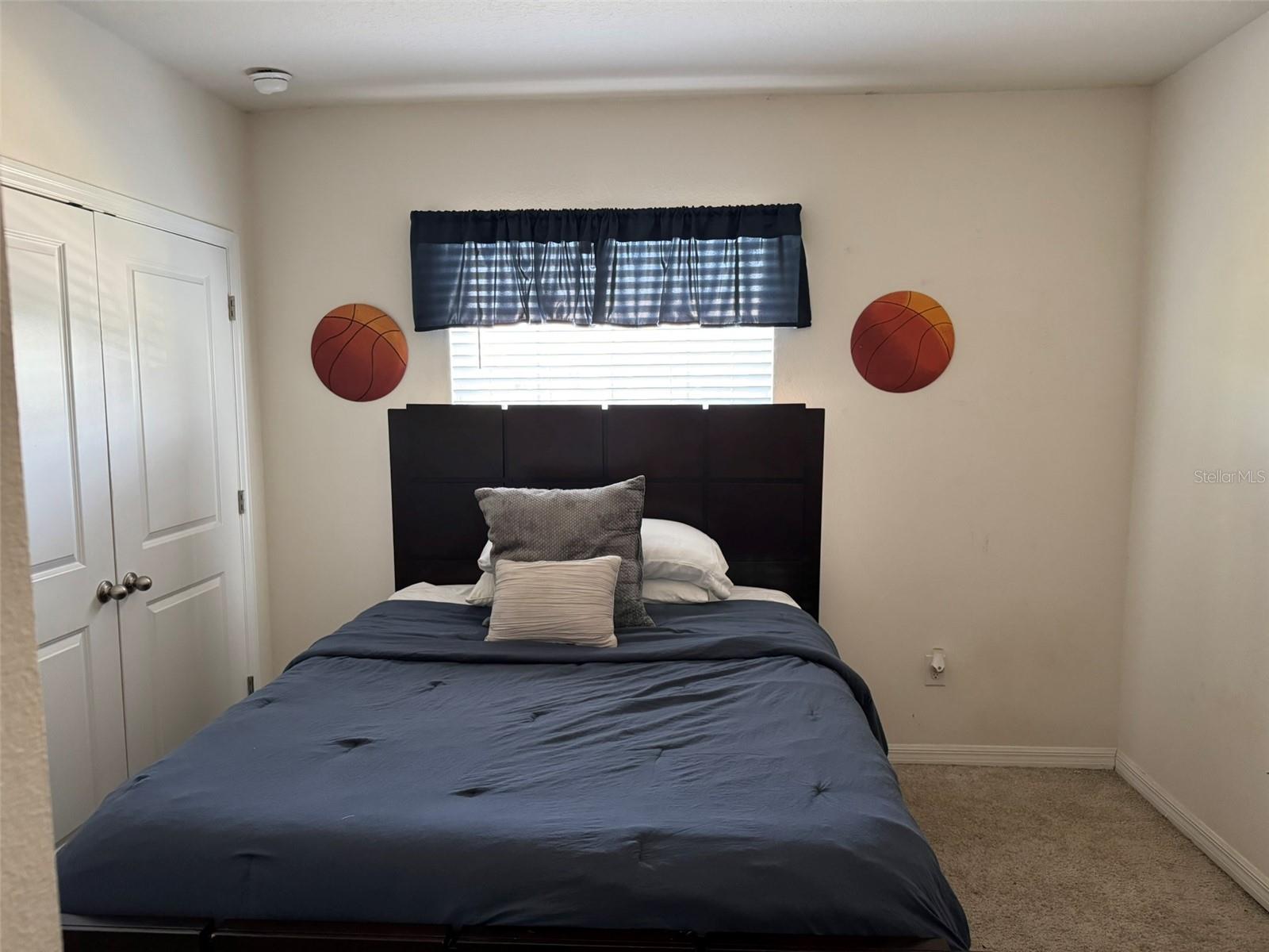 upstairs 2nd bedroom
