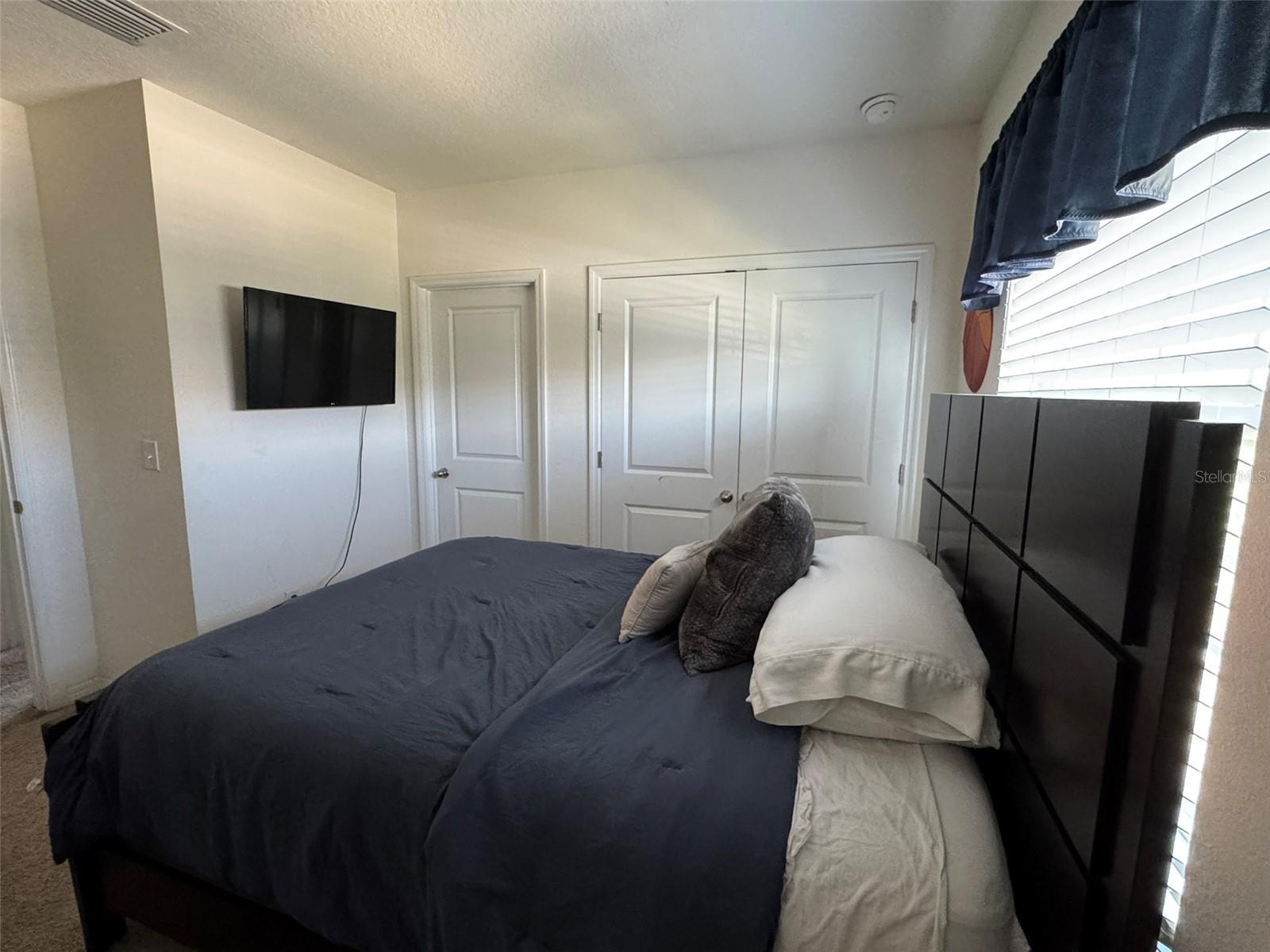 upstairs 2nd bedroom