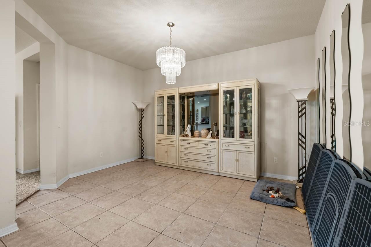 Dining/ Flex Space