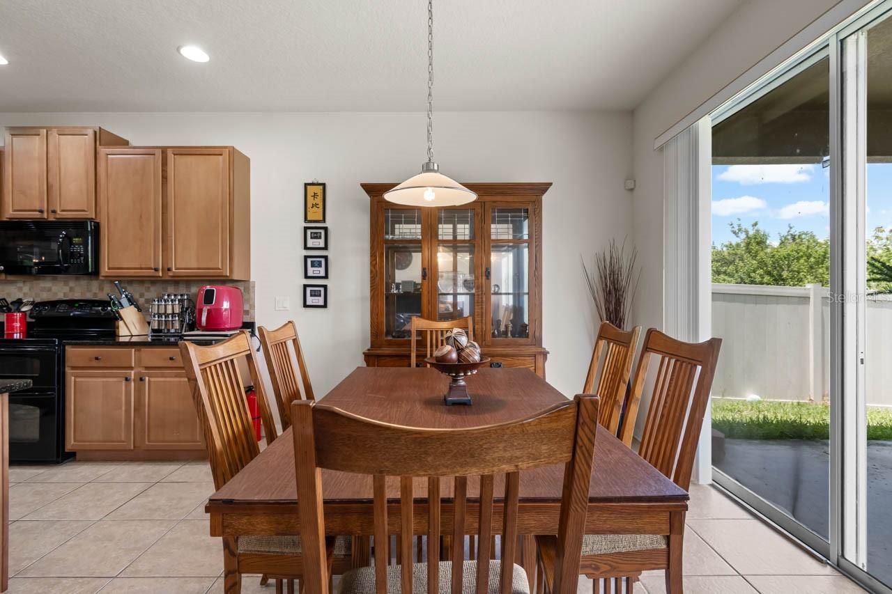Kitchen/Dining Combo