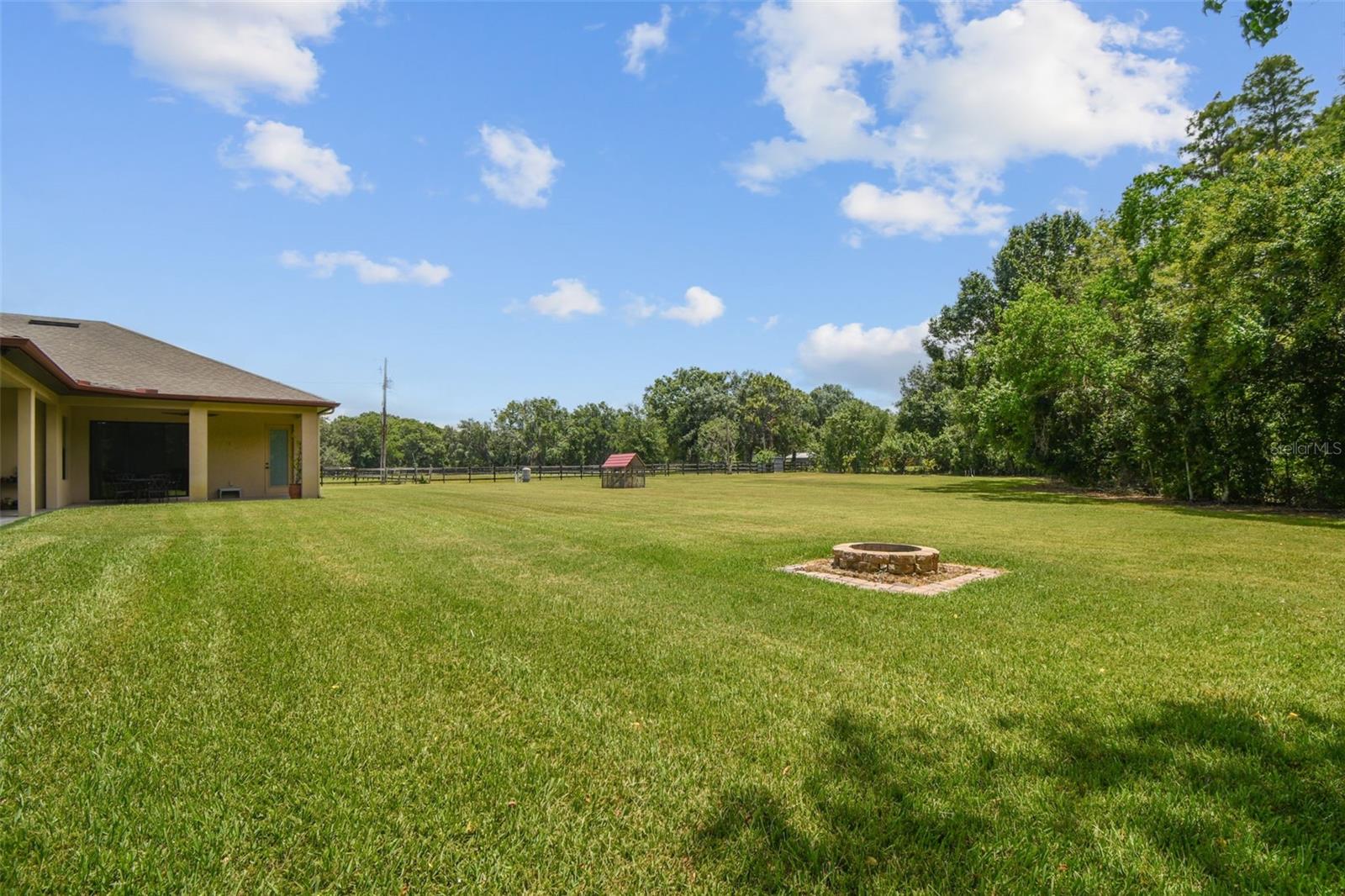 1.65 ACRES NO HOA NO CDD
