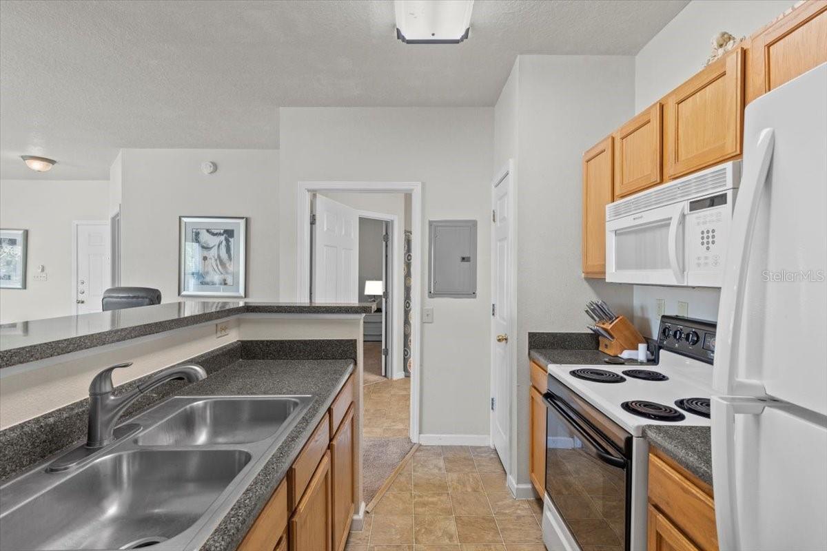 Great kitchen overlooking rest of home.