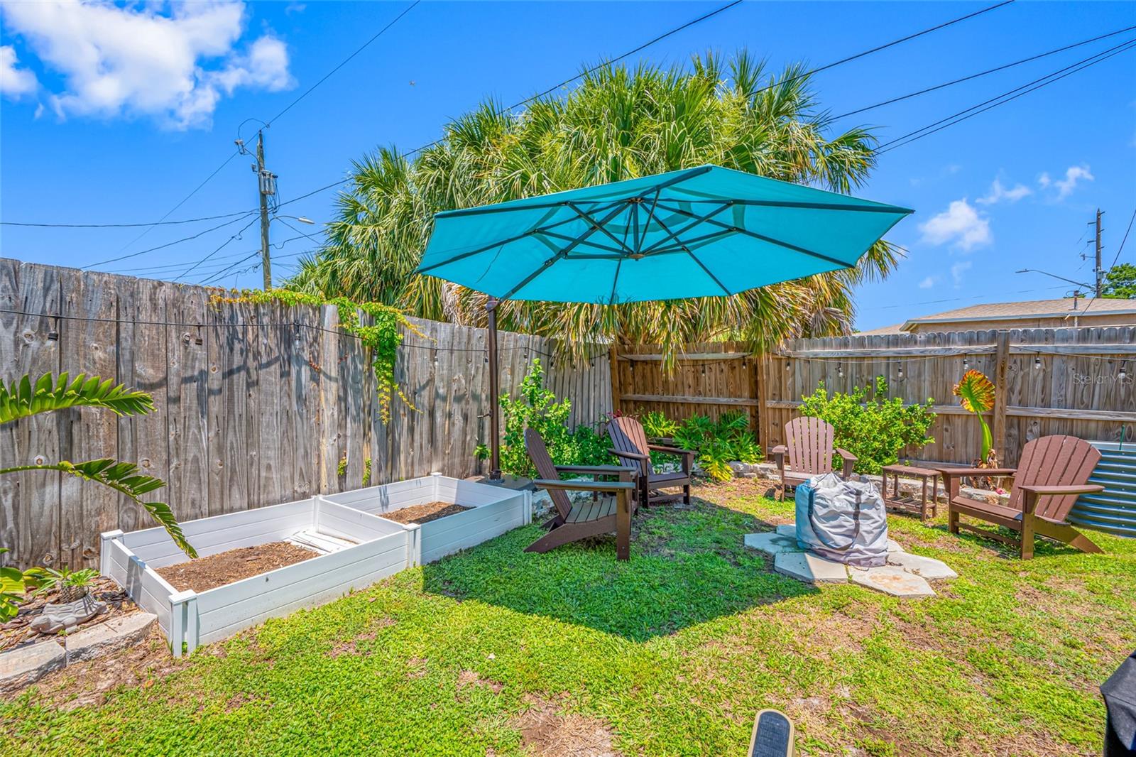 440 42ND STREET N, ST PETERSBURG, Florida 33713 - North Lawn