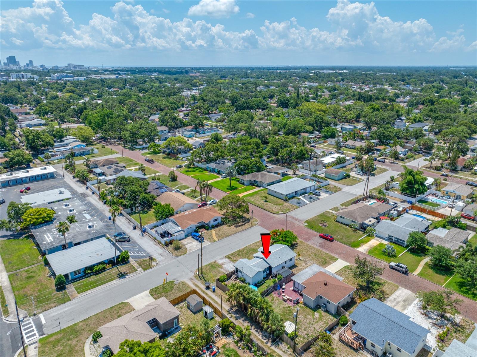 440 42ND STREET N, ST PETERSBURG, Florida 33713 - Looking South East