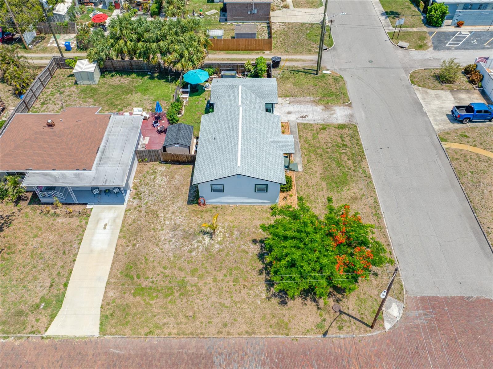 440 42ND STREET N, ST PETERSBURG, Florida 33713 - Top Shot Looking South
