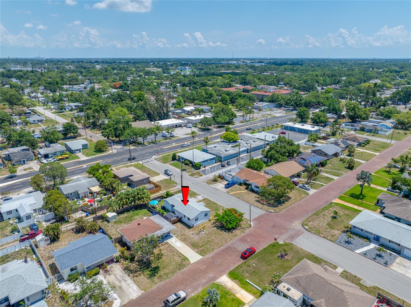 440 42ND STREET N, ST PETERSBURG, Florida 33713 - Looking North East