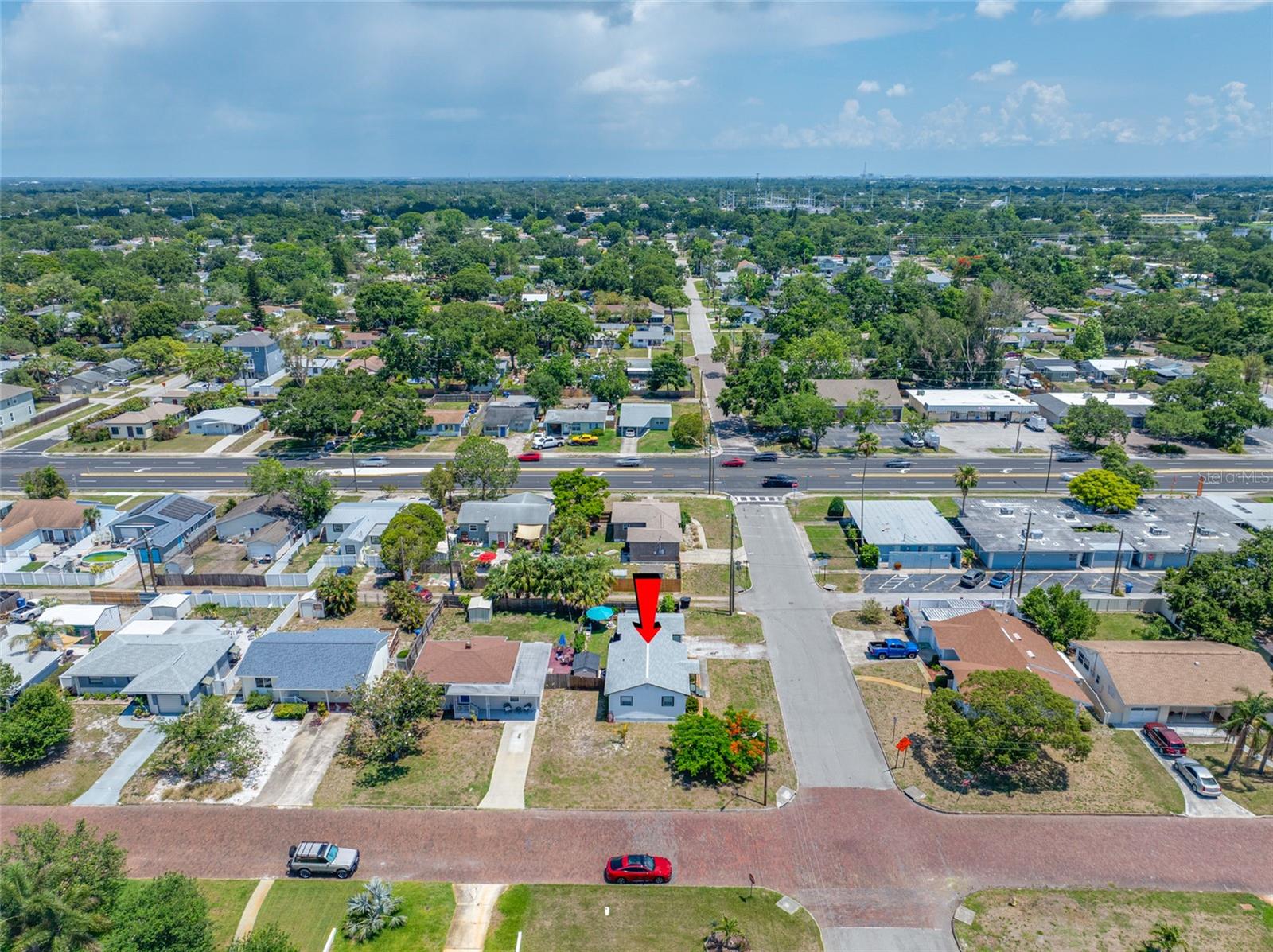 440 42ND STREET N, ST PETERSBURG, Florida 33713 - Looking North