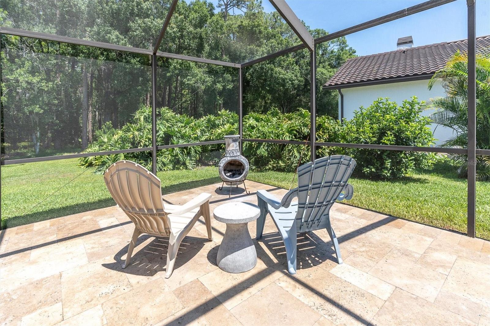 Seating area in Lanai