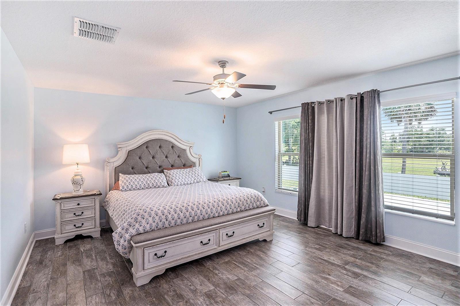Spacious master bedroom - plenty of room for all your large furniture