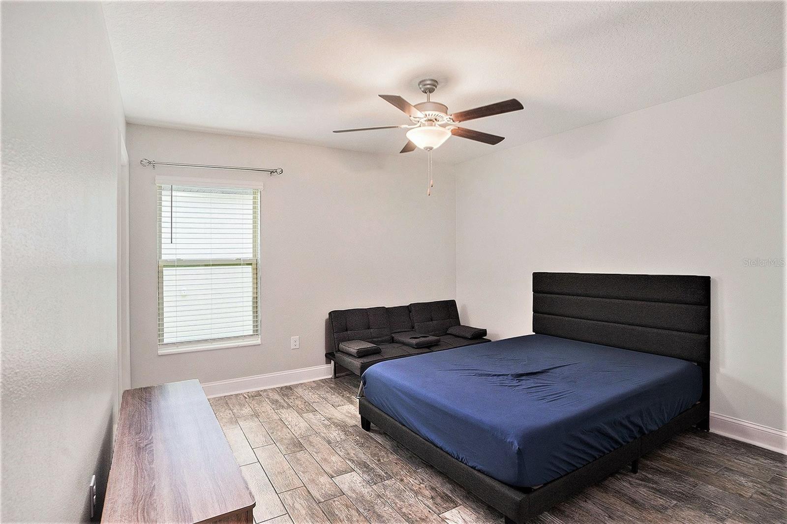 Second en suite, perfect for family members needed privacy