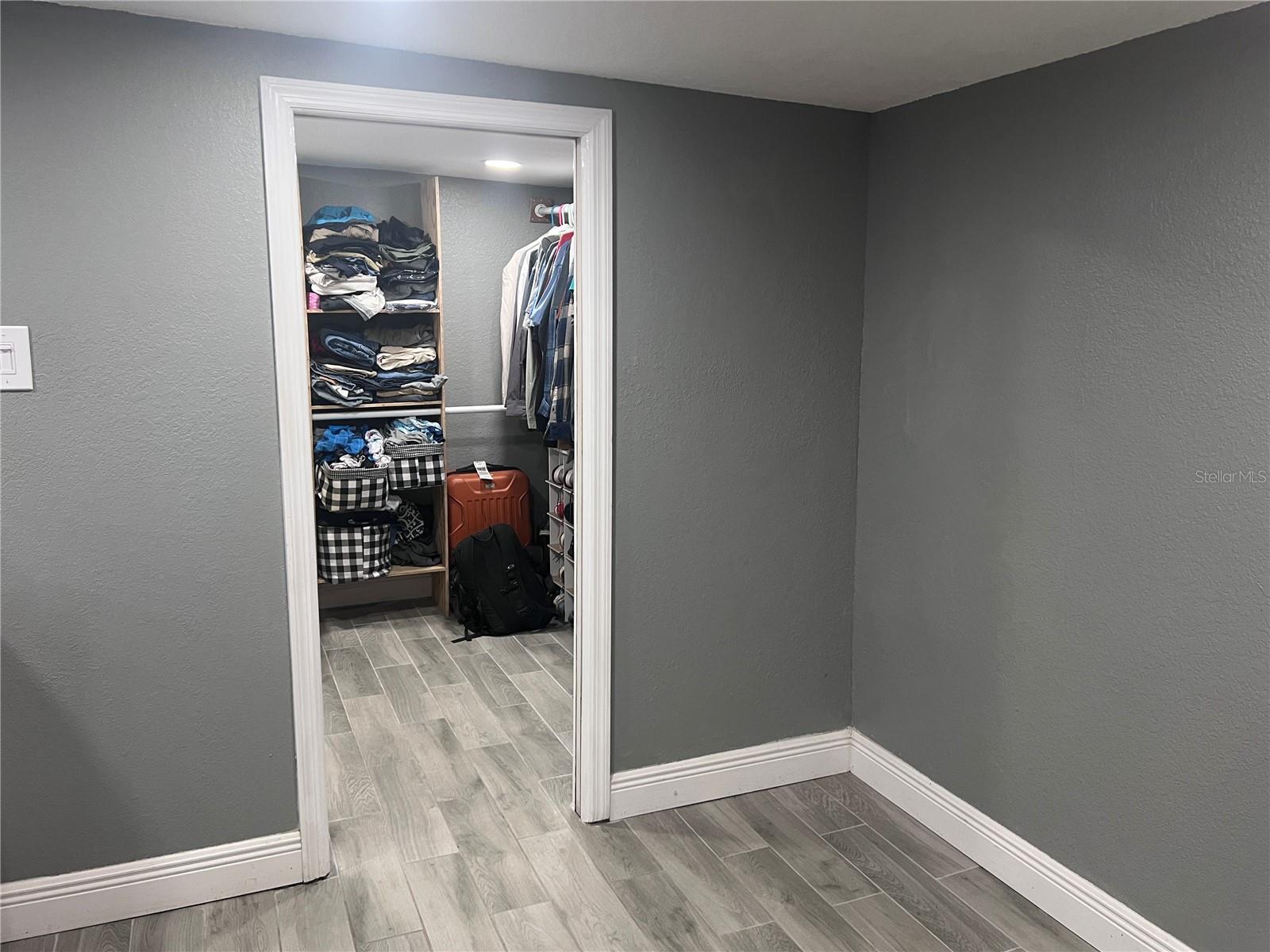walk in closet