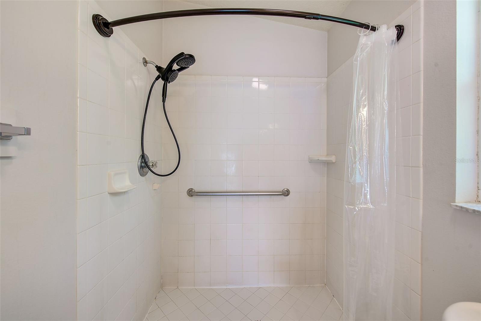 WALK-IN SHOWER