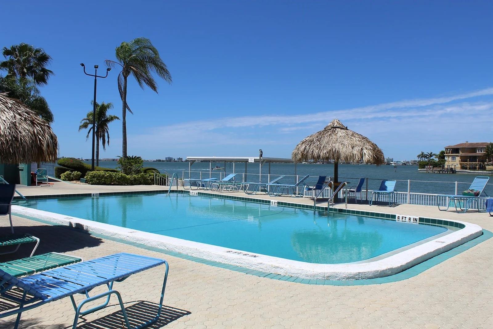 Town Shores of Gulfport: community pool