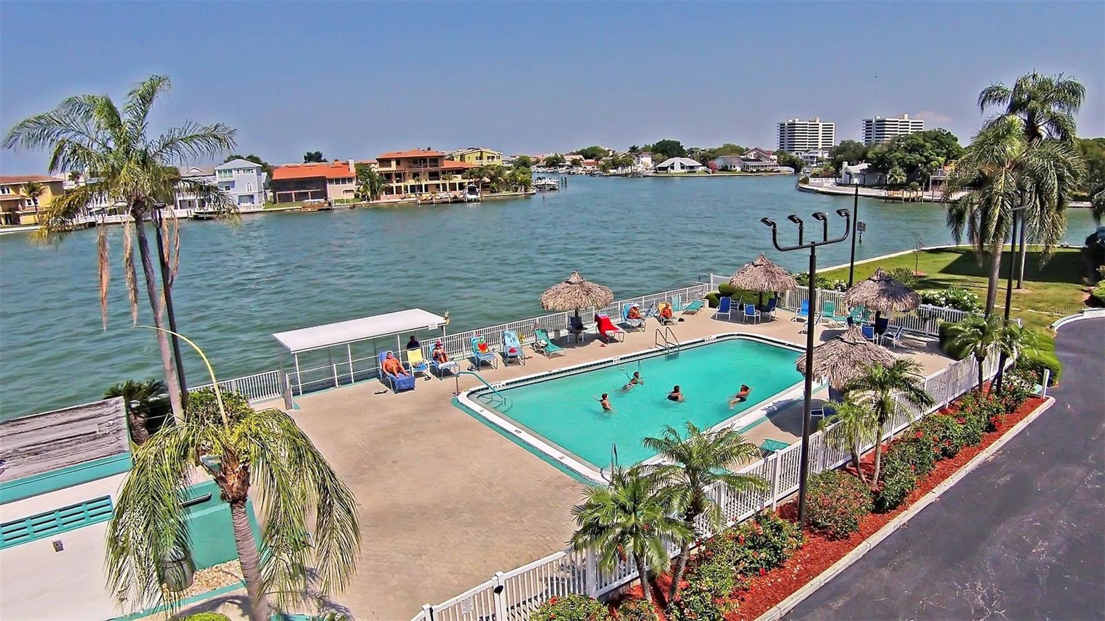Town Shores of Gulfport: community pool