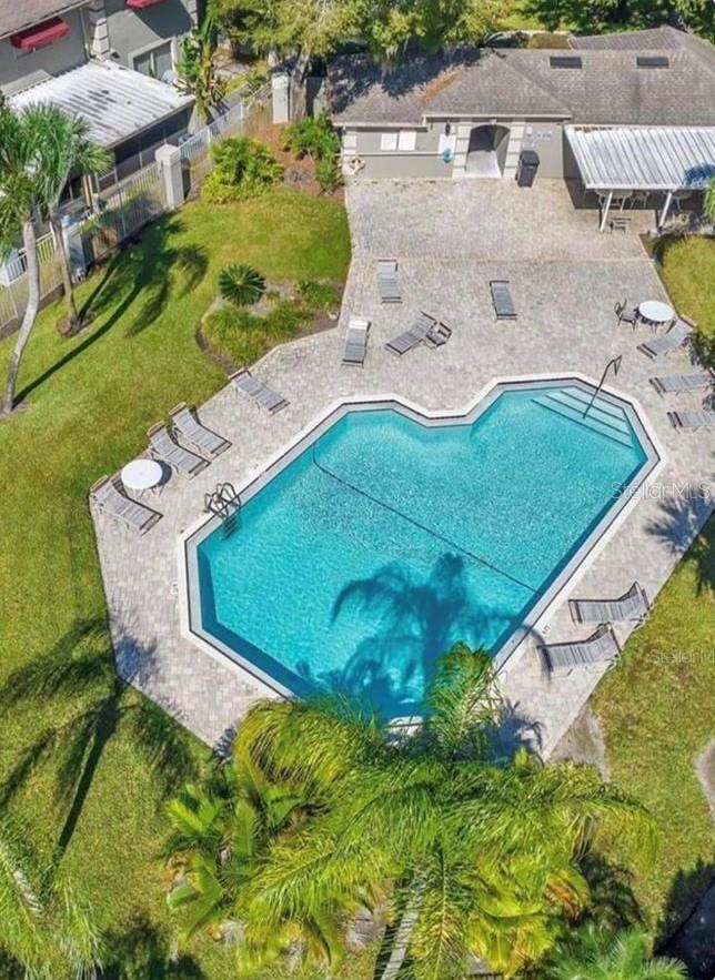 Chardonnay community pool and clubhouse