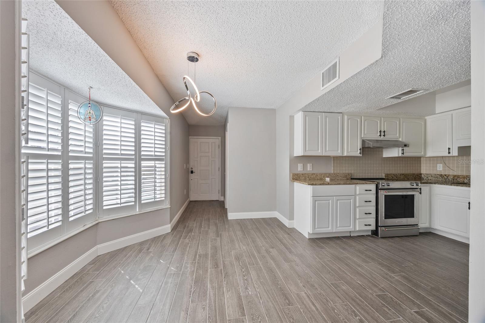 Dining/Kitchen
