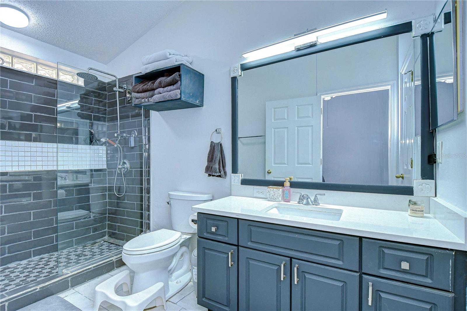 Remodeled en-suite!