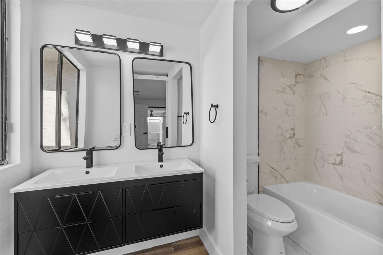 Master Bathroom/Dual sinks