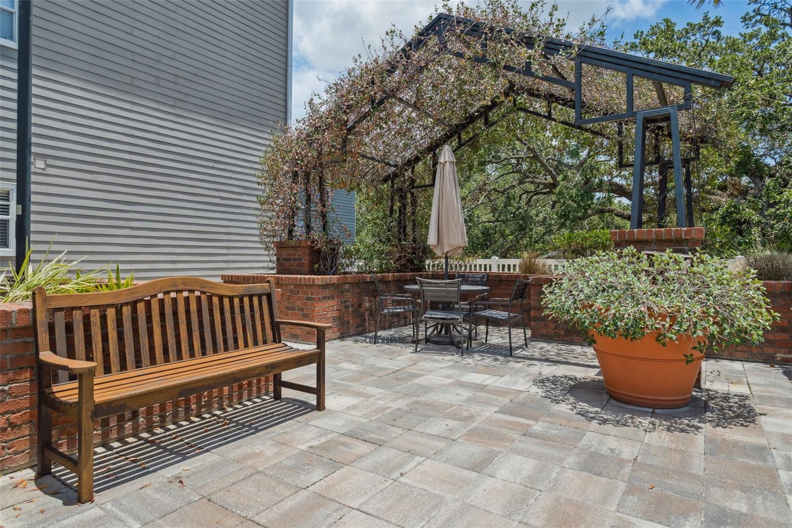 grill area near pool
