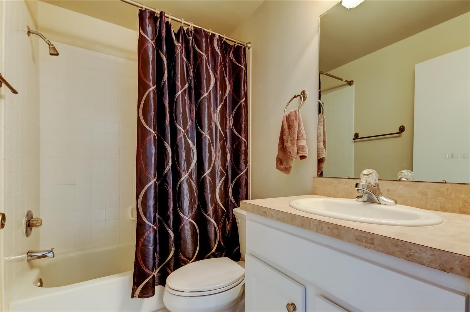 2nd bath in hall