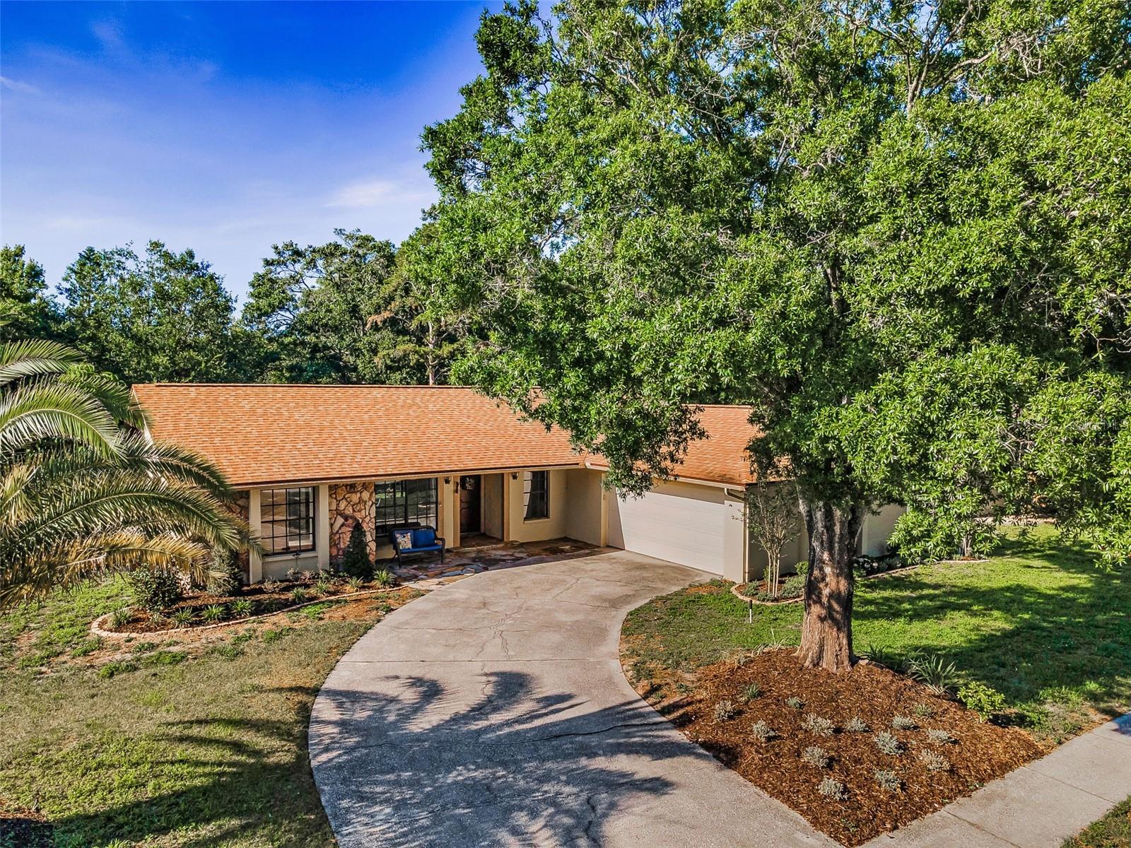 3041 Oak View Dr.