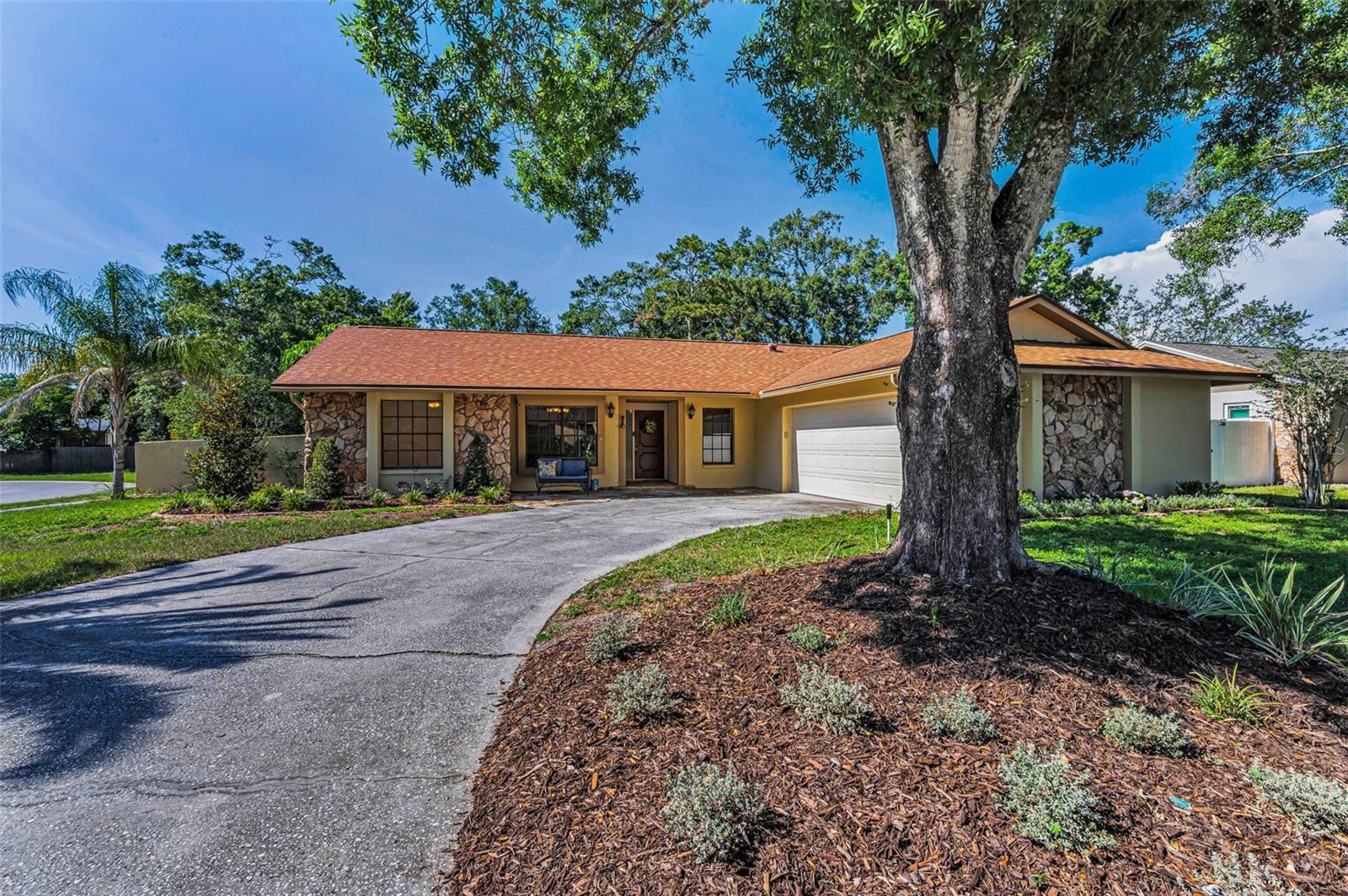 3041 Oak View Dr.