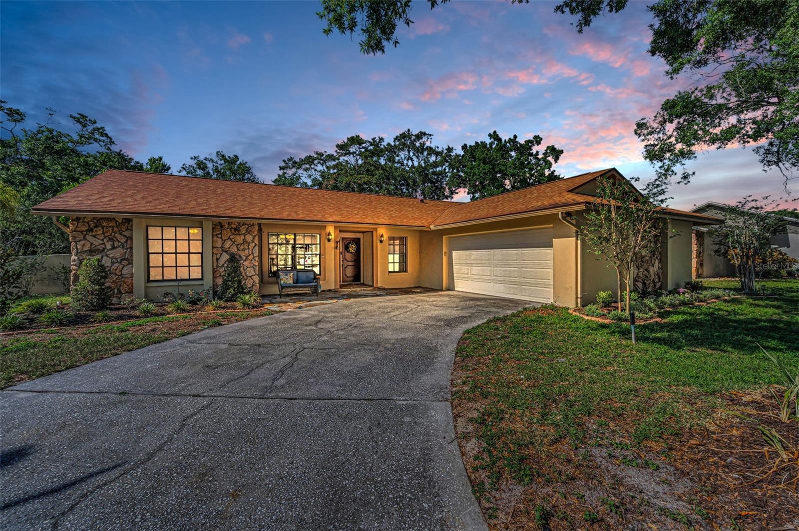 3041 Oak View Dr.