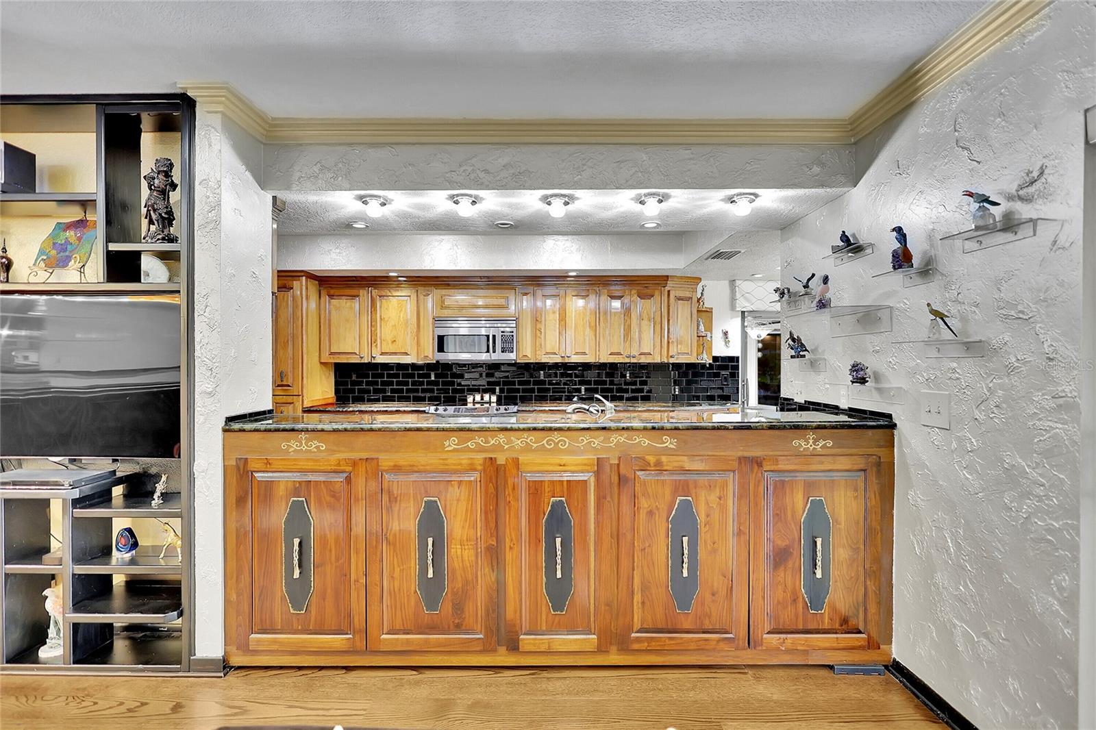 Family room pass through to kitchen