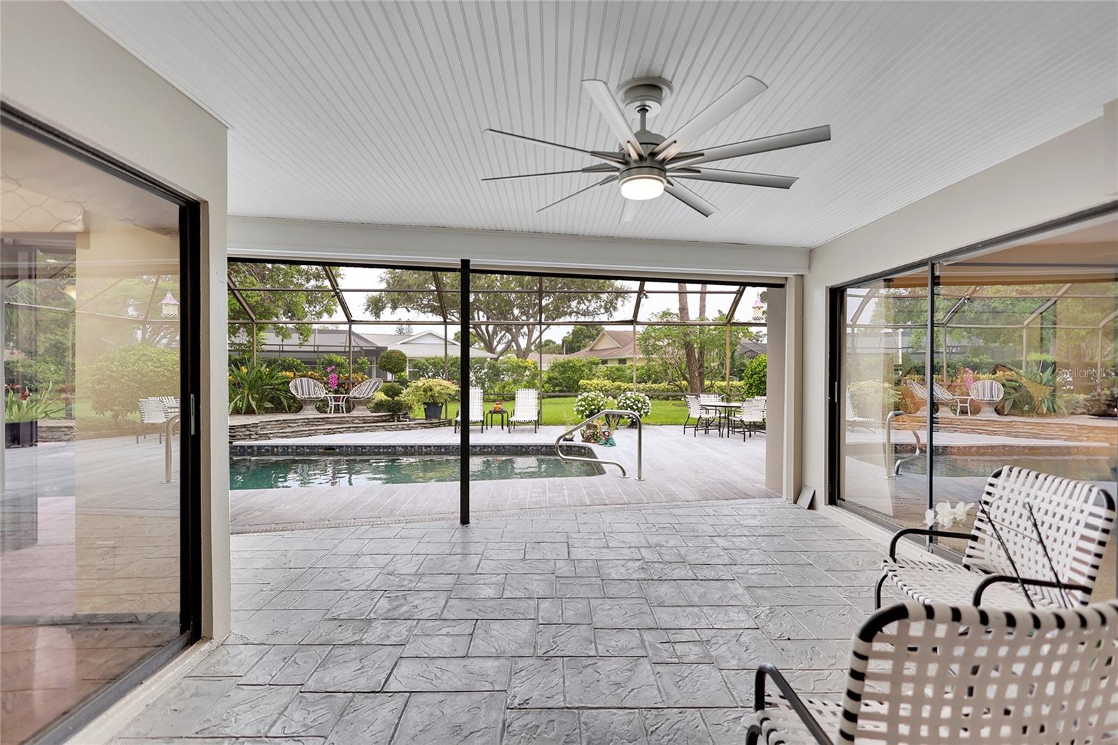 Additional seating area - coveed lanai