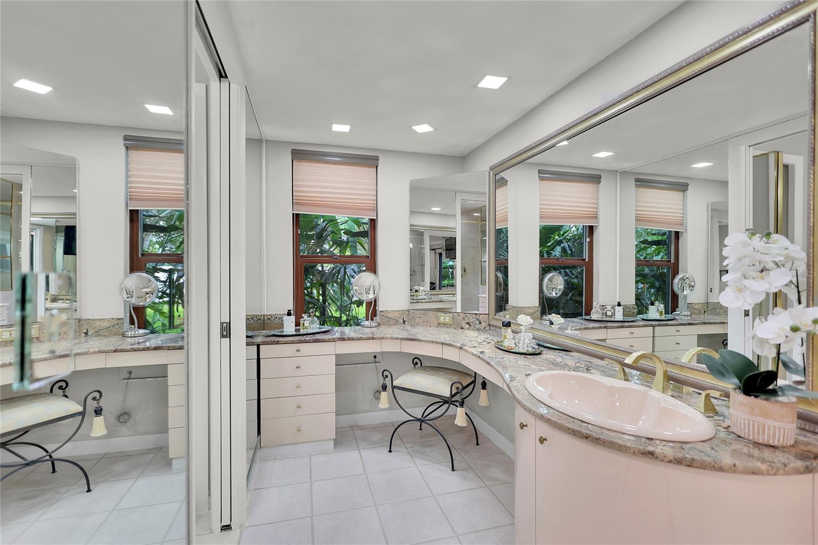 Primary bath dressing area
