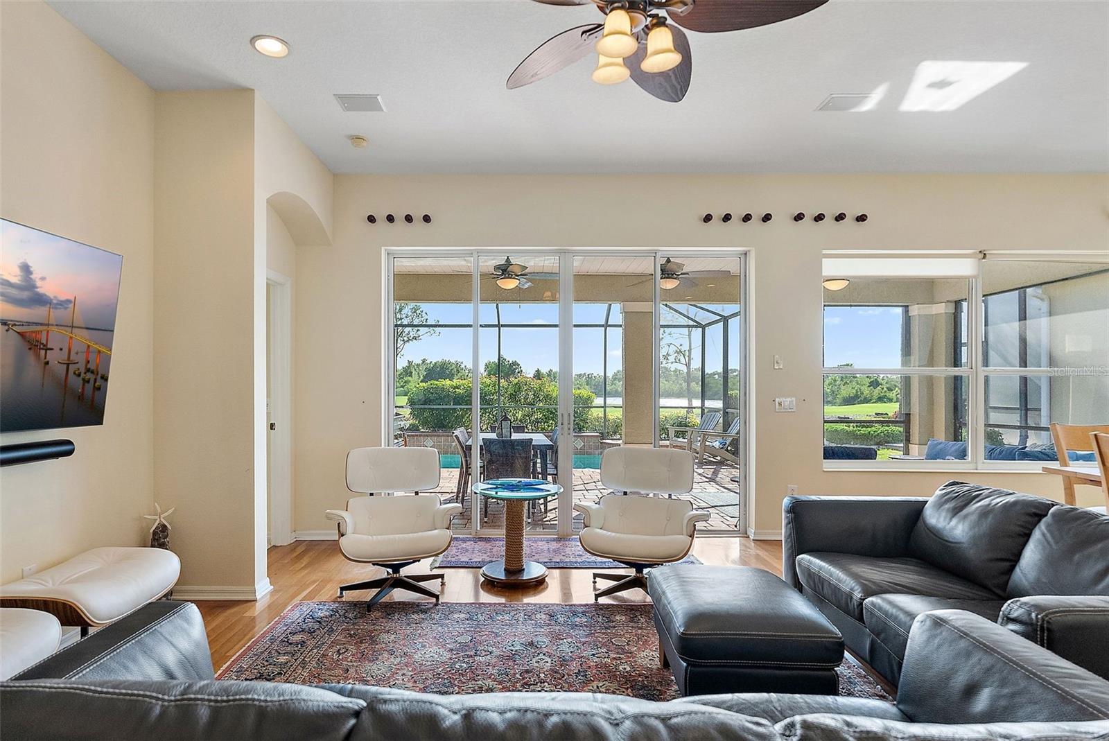 Living Dining Combo  Amazing View & Outdoor Space