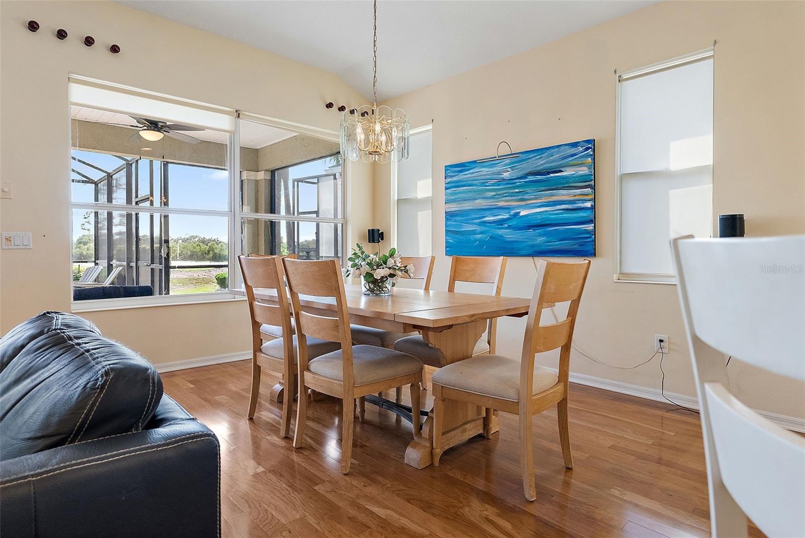 Living Dining Combo