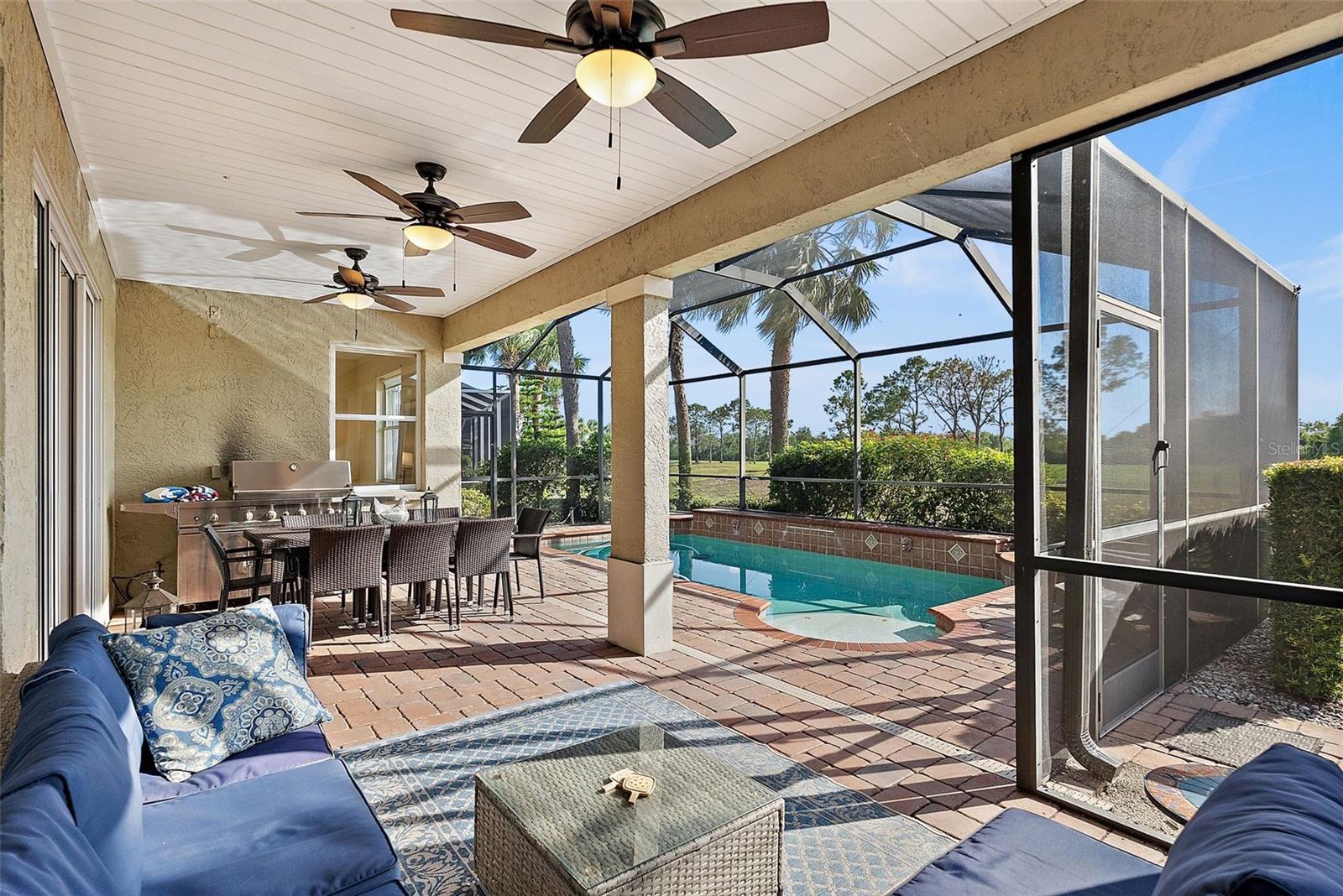Undercover Lanai  Sitting, Cooking & Dining Space