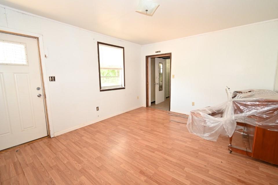 Living Rm with separate entrance