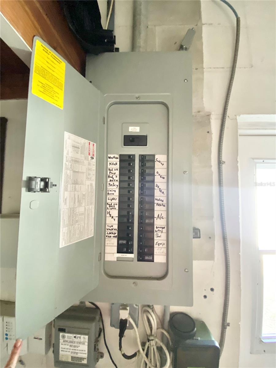 TB8391502